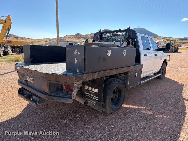 image for item FM7667 2018 RAM 3500 Crew Cab flatbed pickup truck