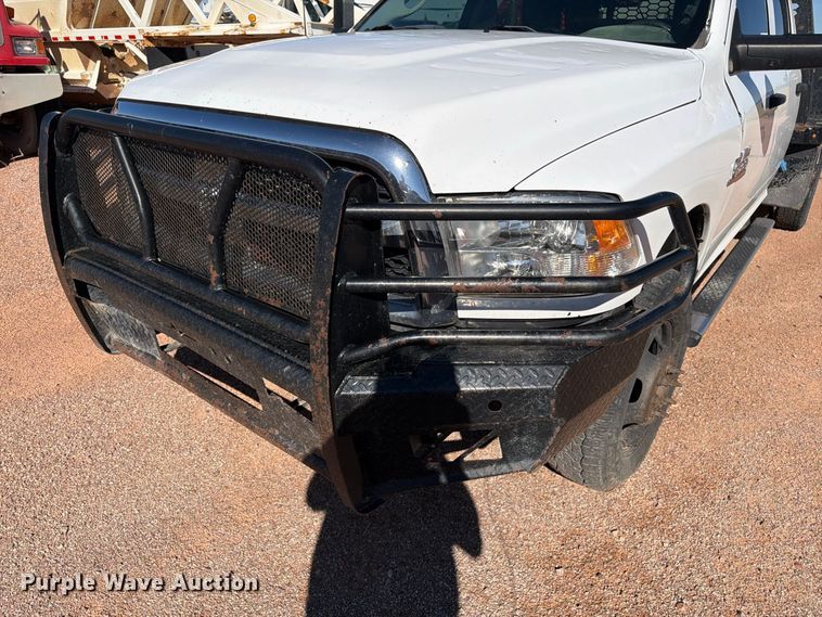 image for item FM7667 2018 RAM 3500 Crew Cab flatbed pickup truck