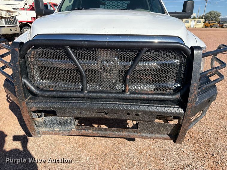 image for item FM7667 2018 RAM 3500 Crew Cab flatbed pickup truck