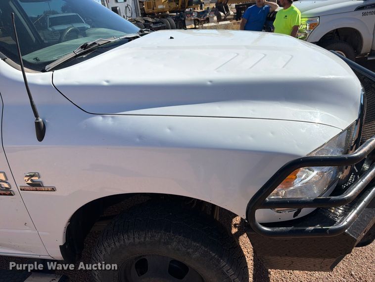 image for item FM7667 2018 RAM 3500 Crew Cab flatbed pickup truck