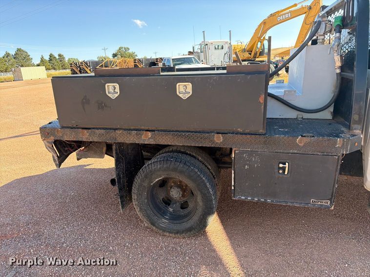 image for item FM7667 2018 RAM 3500 Crew Cab flatbed pickup truck