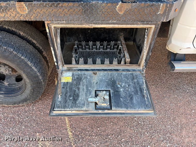 image for item FM7667 2018 RAM 3500 Crew Cab flatbed pickup truck