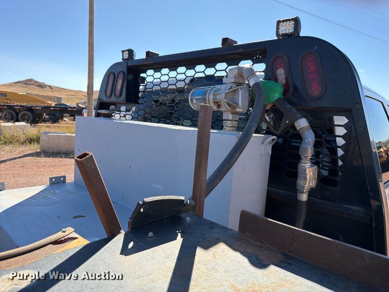 image for item FM7667 2018 RAM 3500 Crew Cab flatbed pickup truck