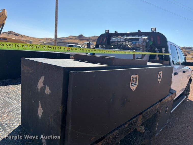 image for item FM7667 2018 RAM 3500 Crew Cab flatbed pickup truck