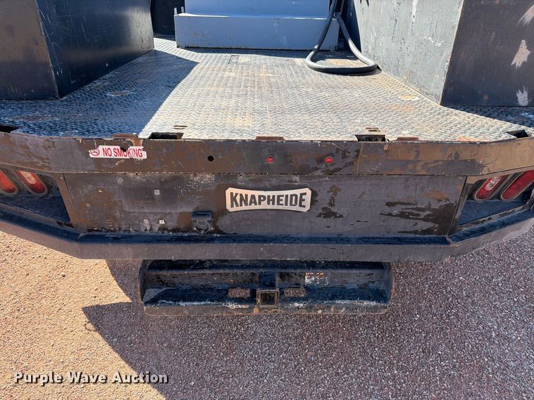 image for item FM7667 2018 RAM 3500 Crew Cab flatbed pickup truck