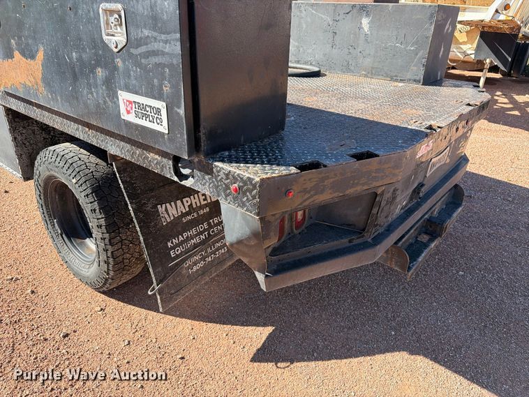 image for item FM7667 2018 RAM 3500 Crew Cab flatbed pickup truck