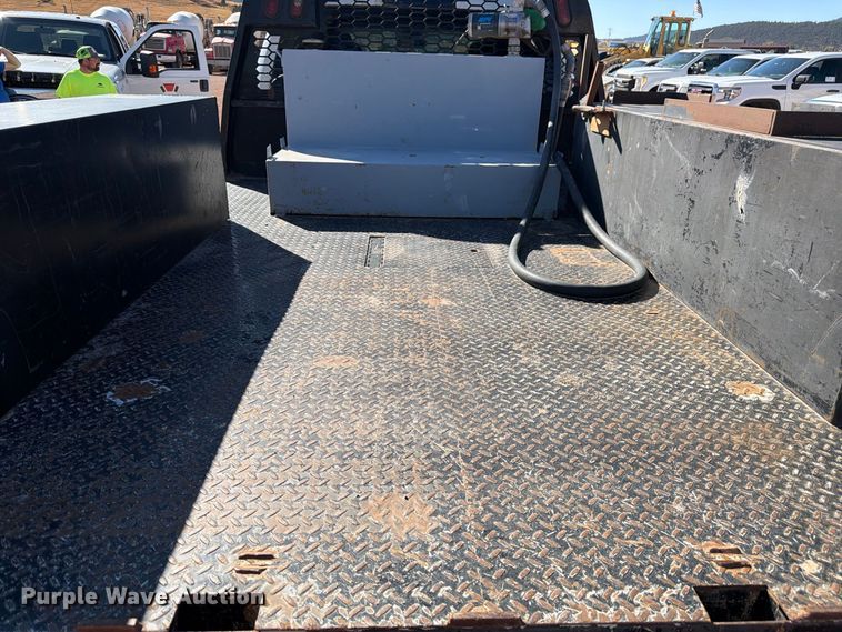 image for item FM7667 2018 RAM 3500 Crew Cab flatbed pickup truck