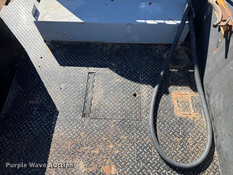 image for item FM7667 2018 RAM 3500 Crew Cab flatbed pickup truck