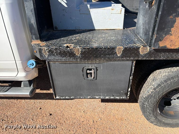 image for item FM7667 2018 RAM 3500 Crew Cab flatbed pickup truck