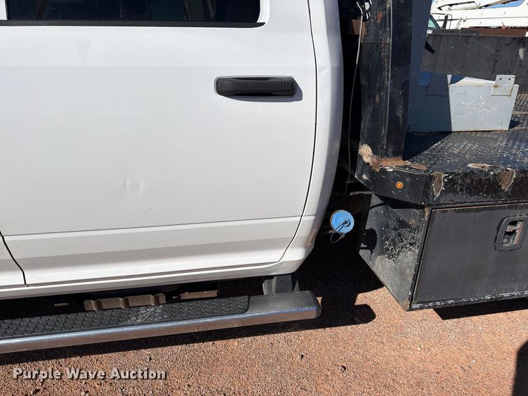 image for item FM7667 2018 RAM 3500 Crew Cab flatbed pickup truck