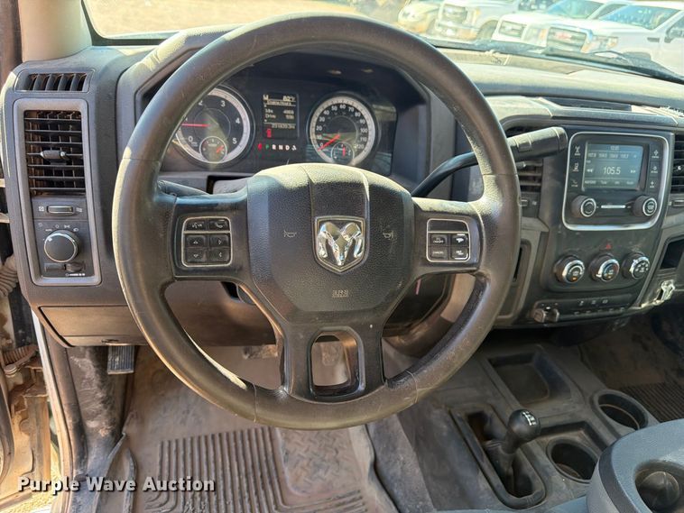 image for item FM7667 2018 RAM 3500 Crew Cab flatbed pickup truck