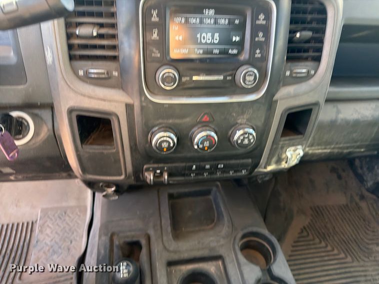 image for item FM7667 2018 RAM 3500 Crew Cab flatbed pickup truck