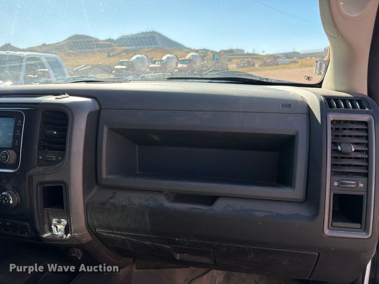 image for item FM7667 2018 RAM 3500 Crew Cab flatbed pickup truck