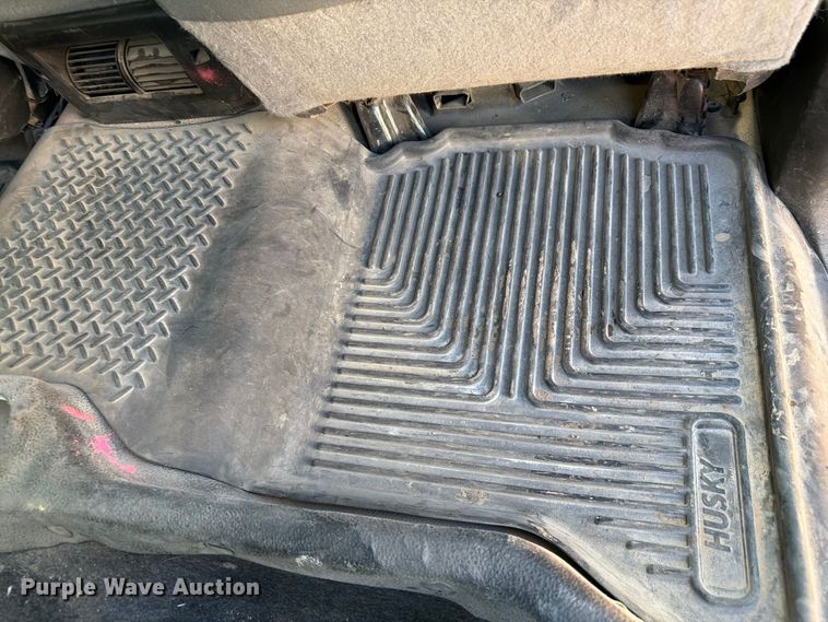 image for item FM7667 2018 RAM 3500 Crew Cab flatbed pickup truck