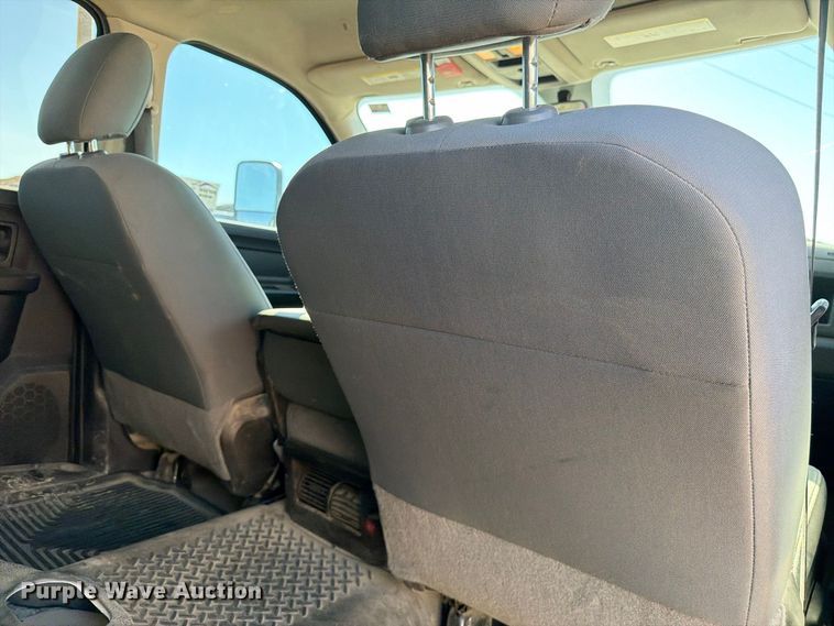 image for item FM7667 2018 RAM 3500 Crew Cab flatbed pickup truck
