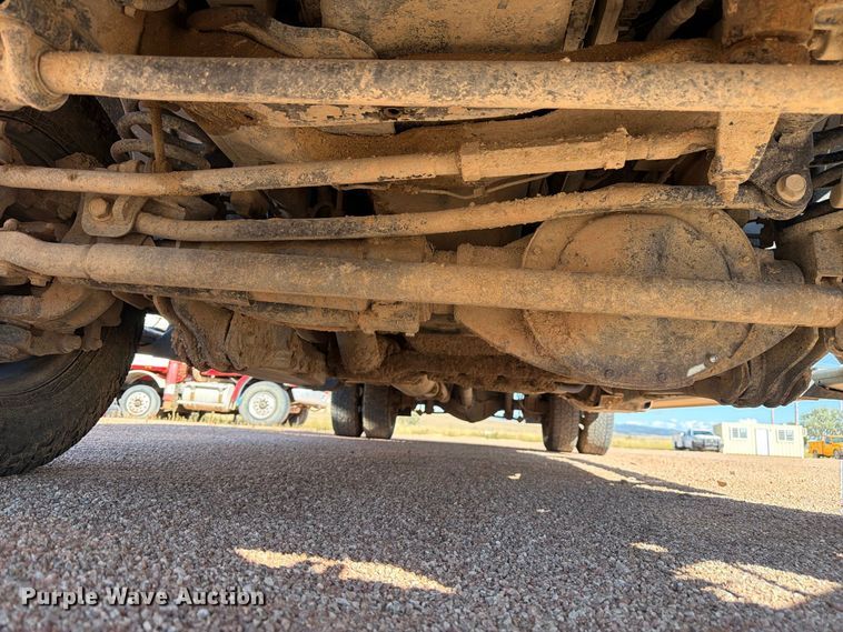 image for item FM7667 2018 RAM 3500 Crew Cab flatbed pickup truck