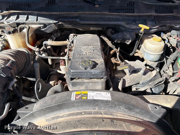 image for item FM7667 2018 RAM 3500 Crew Cab flatbed pickup truck