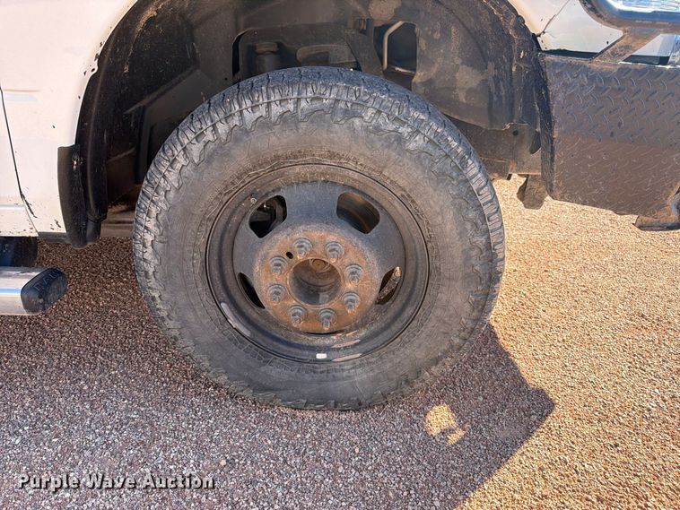 image for item FM7667 2018 RAM 3500 Crew Cab flatbed pickup truck