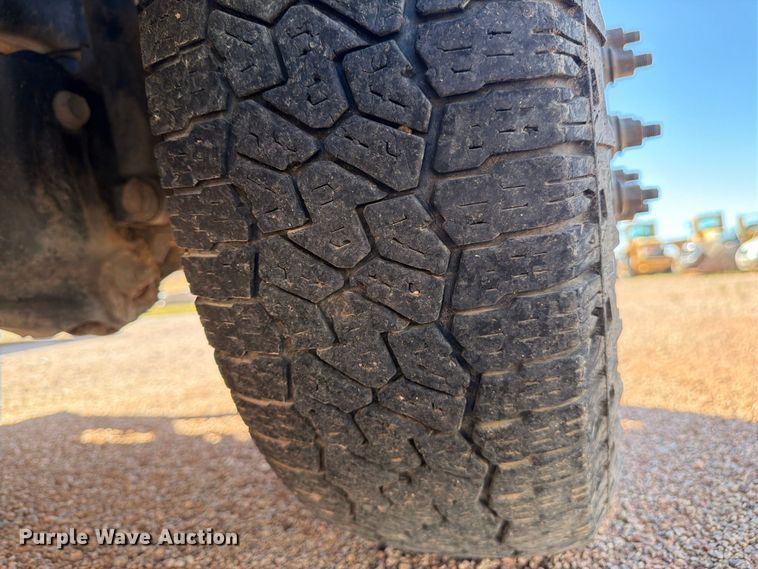 image for item FM7667 2018 RAM 3500 Crew Cab flatbed pickup truck