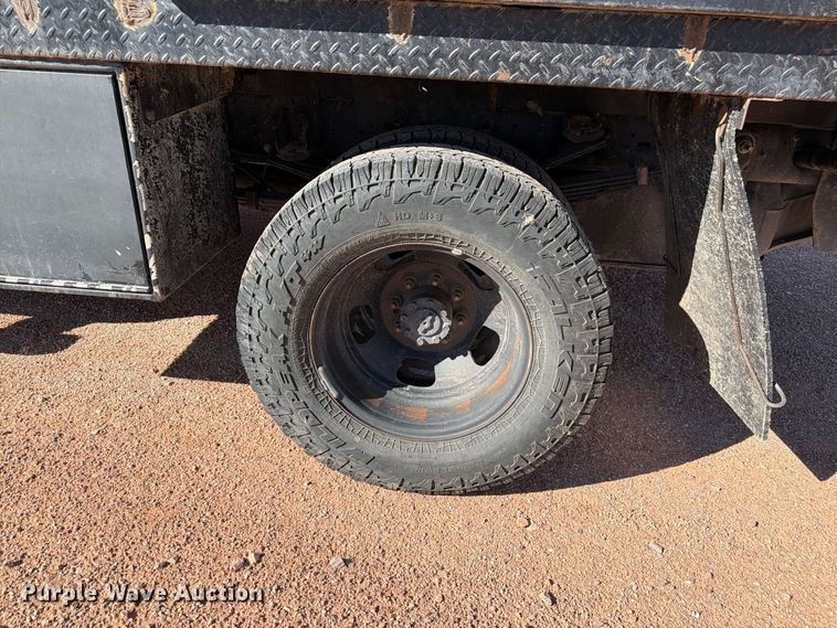 image for item FM7667 2018 RAM 3500 Crew Cab flatbed pickup truck
