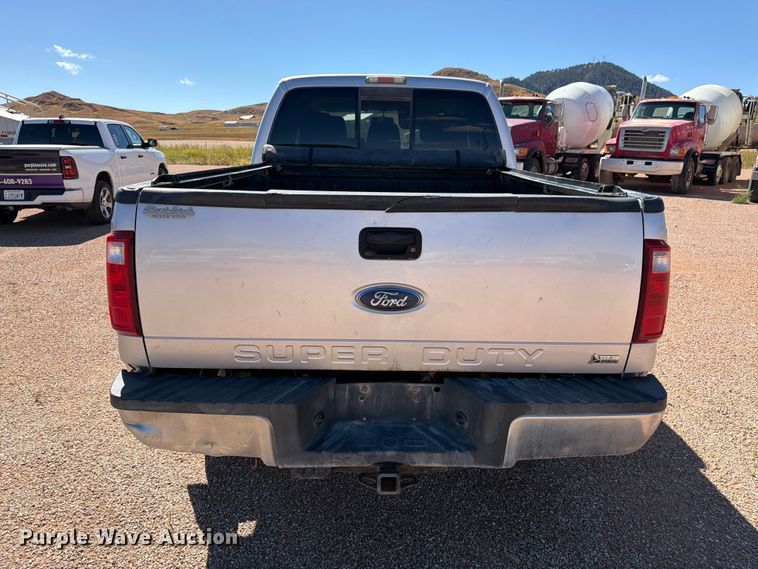image for item FM7676 2011 Ford F250 Super Duty Crew Cab pickup truck