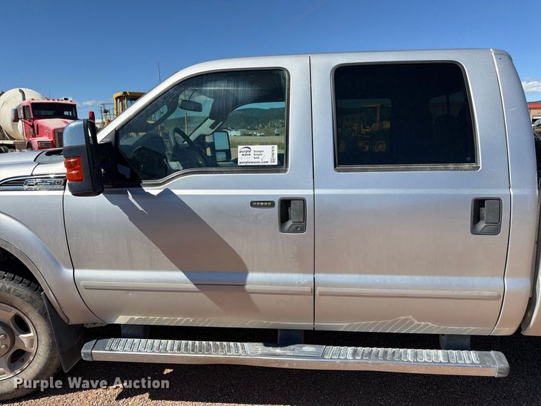 image for item FM7676 2011 Ford F250 Super Duty Crew Cab pickup truck