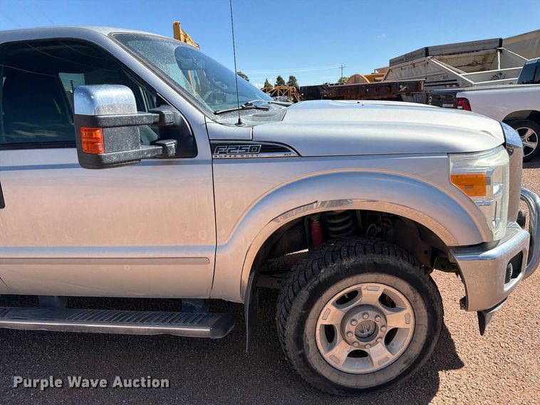 image for item FM7676 2011 Ford F250 Super Duty Crew Cab pickup truck
