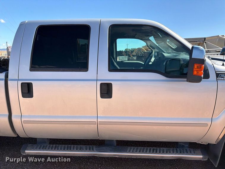 image for item FM7676 2011 Ford F250 Super Duty Crew Cab pickup truck