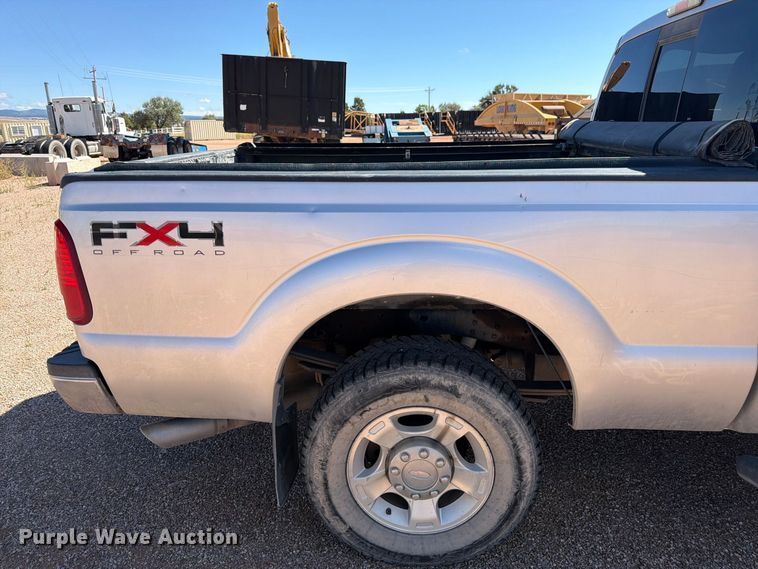 image for item FM7676 2011 Ford F250 Super Duty Crew Cab pickup truck