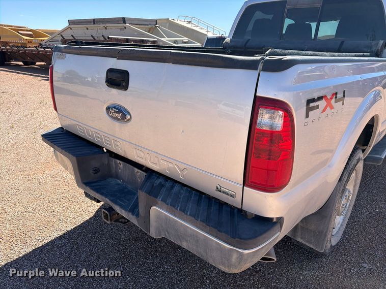 image for item FM7676 2011 Ford F250 Super Duty Crew Cab pickup truck