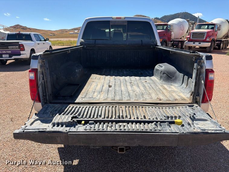 image for item FM7676 2011 Ford F250 Super Duty Crew Cab pickup truck