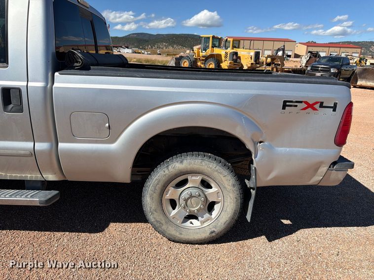 image for item FM7676 2011 Ford F250 Super Duty Crew Cab pickup truck