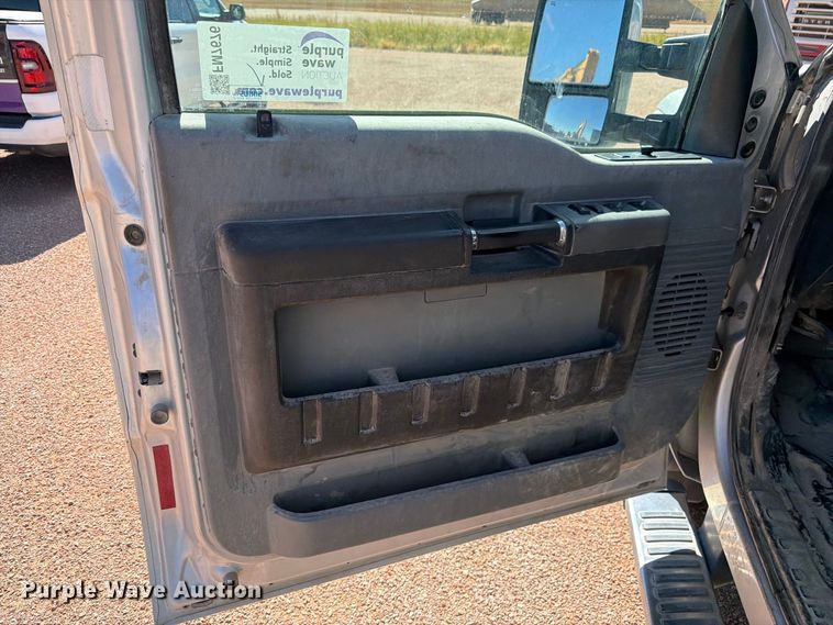 image for item FM7676 2011 Ford F250 Super Duty Crew Cab pickup truck