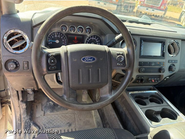 image for item FM7676 2011 Ford F250 Super Duty Crew Cab pickup truck