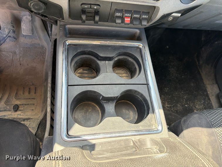 image for item FM7676 2011 Ford F250 Super Duty Crew Cab pickup truck