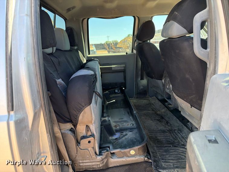 image for item FM7676 2011 Ford F250 Super Duty Crew Cab pickup truck