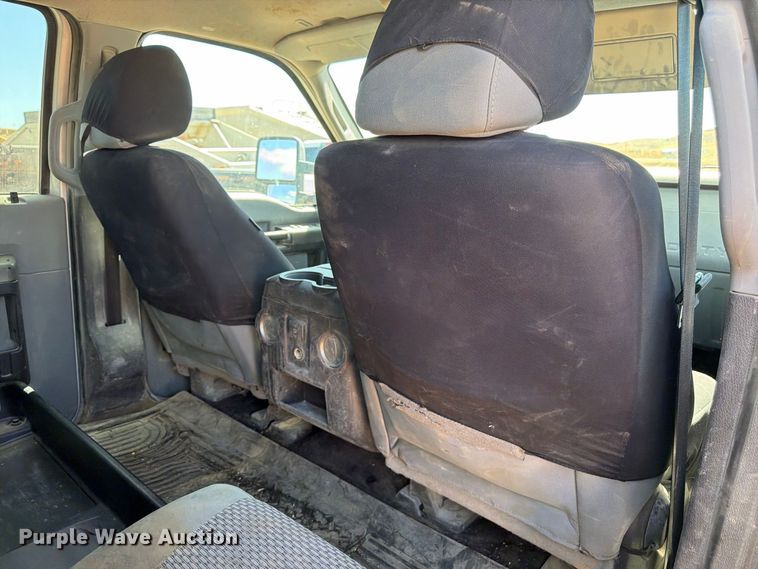 image for item FM7676 2011 Ford F250 Super Duty Crew Cab pickup truck
