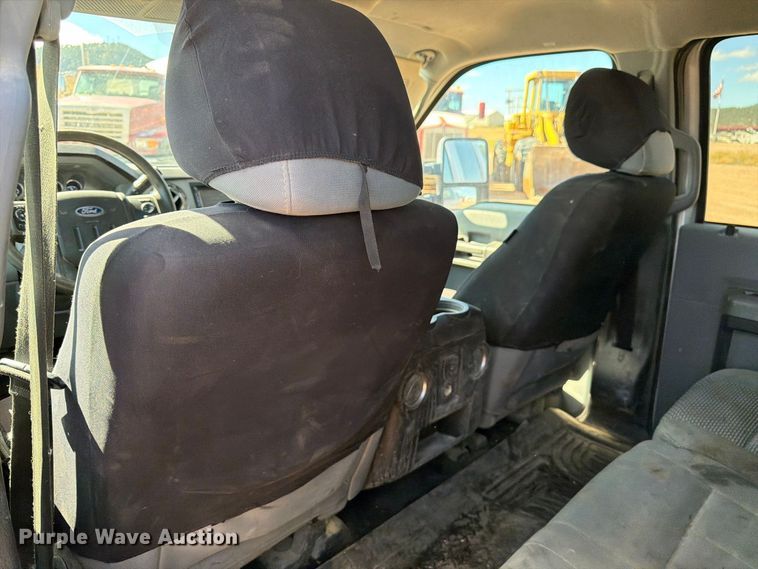 image for item FM7676 2011 Ford F250 Super Duty Crew Cab pickup truck
