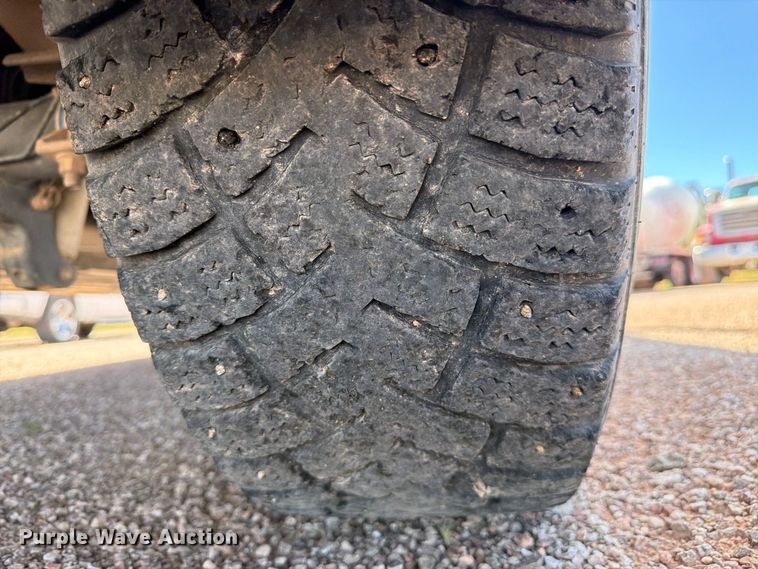 image for item FM7676 2011 Ford F250 Super Duty Crew Cab pickup truck