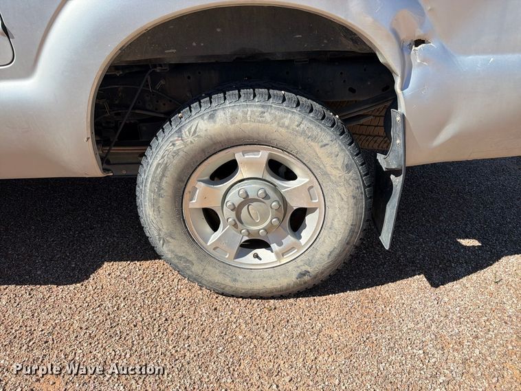 image for item FM7676 2011 Ford F250 Super Duty Crew Cab pickup truck