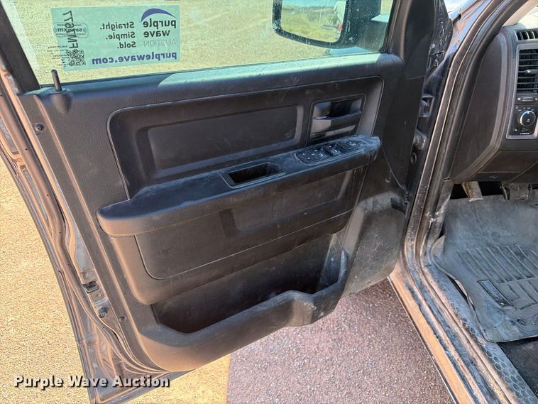 image for item FM7677 2019 RAM 1500 Ext. Cab pickup truck