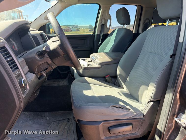 image for item FM7677 2019 RAM 1500 Ext. Cab pickup truck