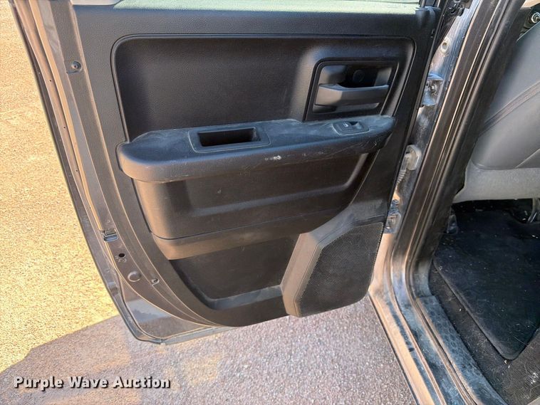 image for item FM7677 2019 RAM 1500 Ext. Cab pickup truck