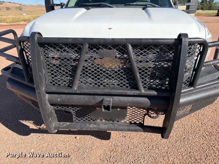 image for item FM7678 2011 Chevrolet Silverado 3500HD utility bed pickup truck
