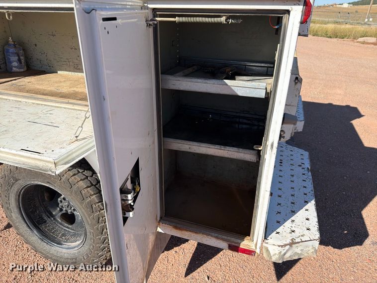 image for item FM7678 2011 Chevrolet Silverado 3500HD utility bed pickup truck
