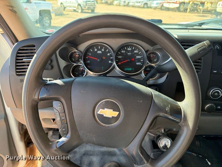 image for item FM7678 2011 Chevrolet Silverado 3500HD utility bed pickup truck