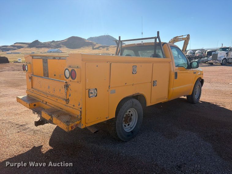 image for item FM7679 2000 Ford F250 utility bed pickup truck