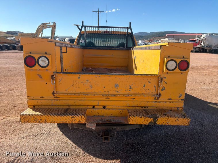 image for item FM7679 2000 Ford F250 utility bed pickup truck