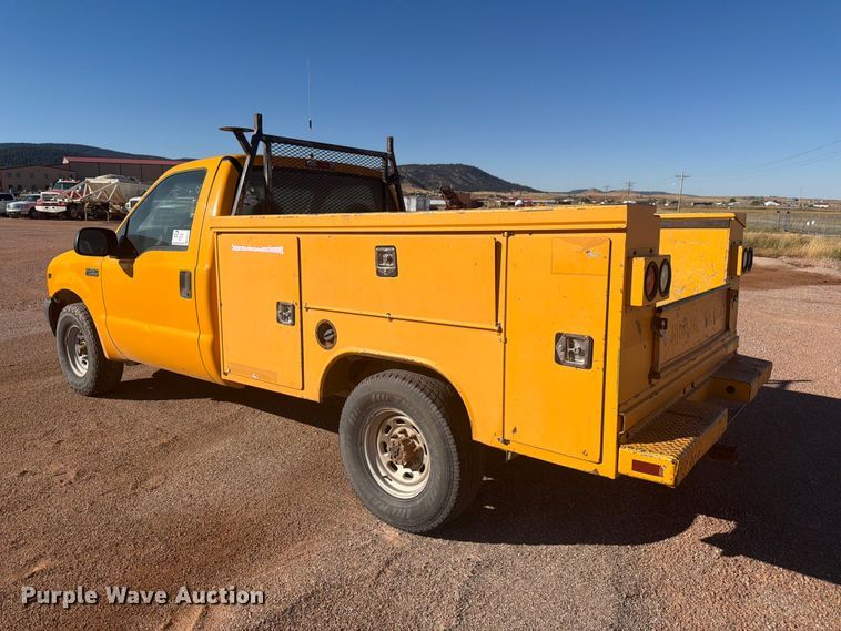 image for item FM7679 2000 Ford F250 utility bed pickup truck