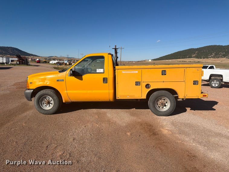image for item FM7679 2000 Ford F250 utility bed pickup truck